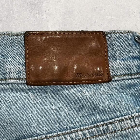 ★ Madewell Classic High-Waisted Light Wash Straight-Leg Jeans ★ - Picture 2 of 8